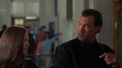 Piège à Grande Vitesse 1995 1080p BluRay x265 (Under Siege 2 Dark Territory)