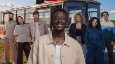 Série - Saison 1 - 6 épisodes -  (2H41) - les.Fous.du.Bus - 2026 - (Vf)