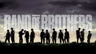 Band of Brothers - Irmãos de Guerra Episódio 2 - Dia dos Dias Dublado Logan␥